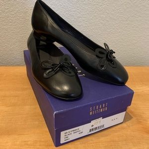 Size 9M Stuart Weitzman Bimbo Black Nappa Leather & Patent Flower Flat Slip-On